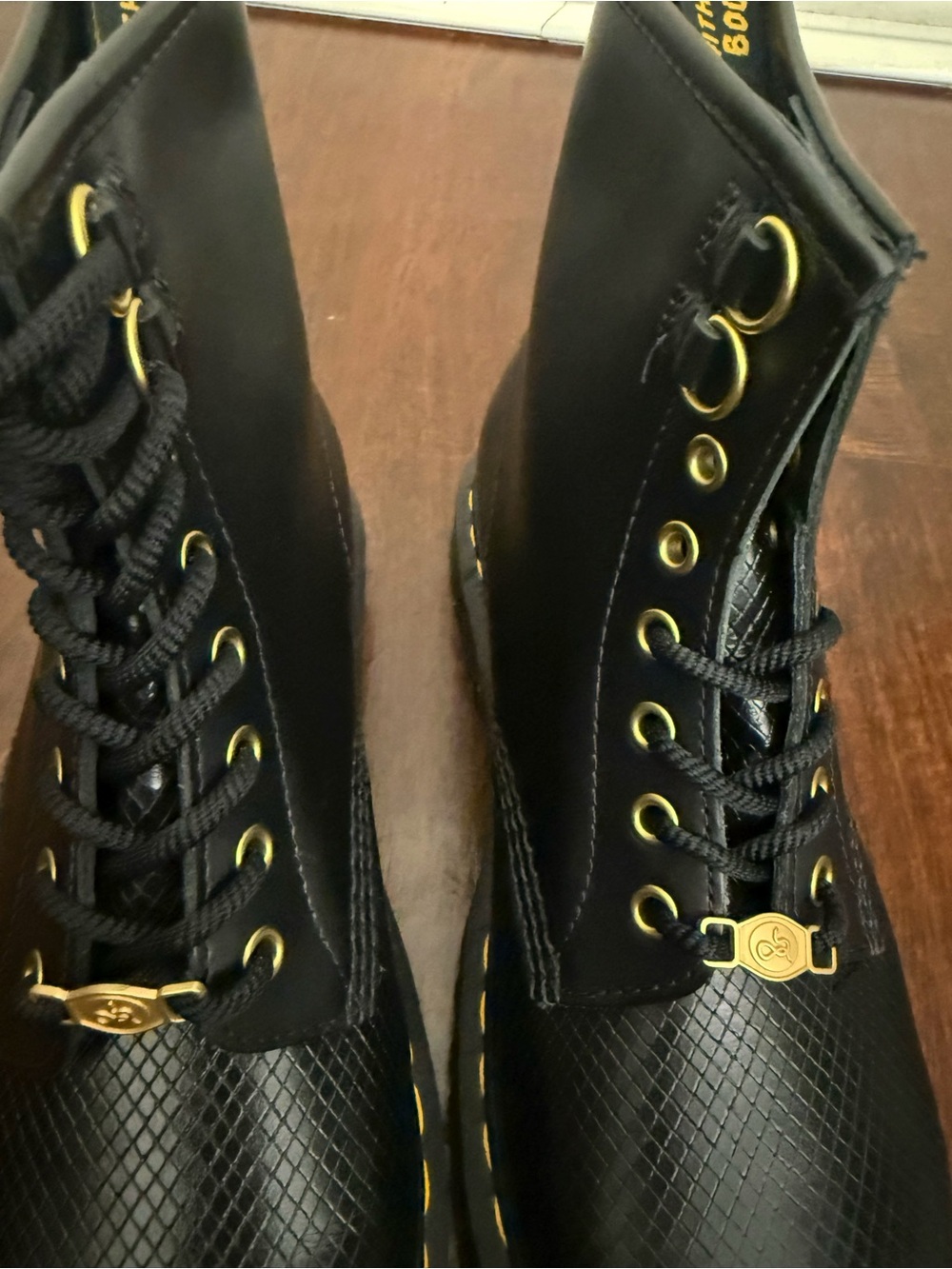 NWT Dr. Martens 1460 Year of the Snake Leather Lace Up Boots Black/ Red Sz 9 - Picture 8 of 16